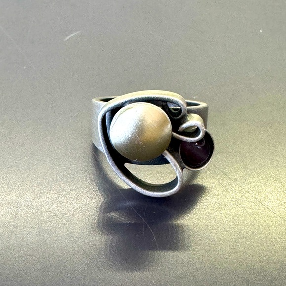 Ring - Picture 4 of 5